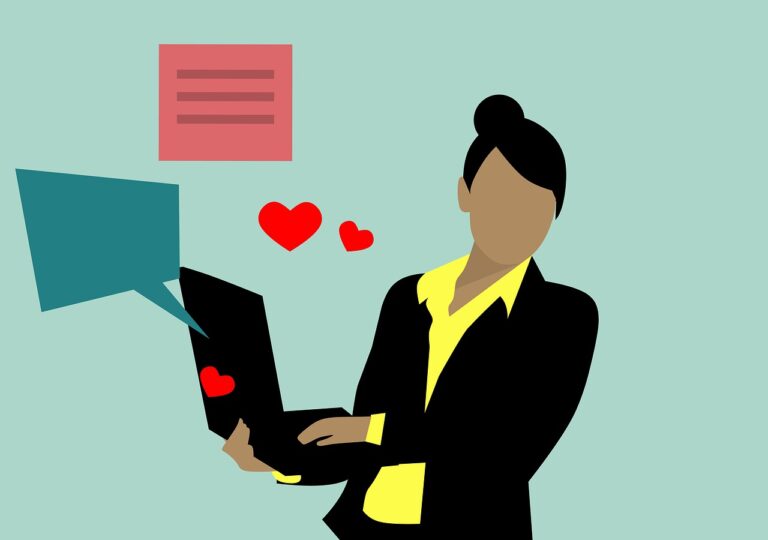 Tvorba newsletteru a e-mailové kampaně na notebooku