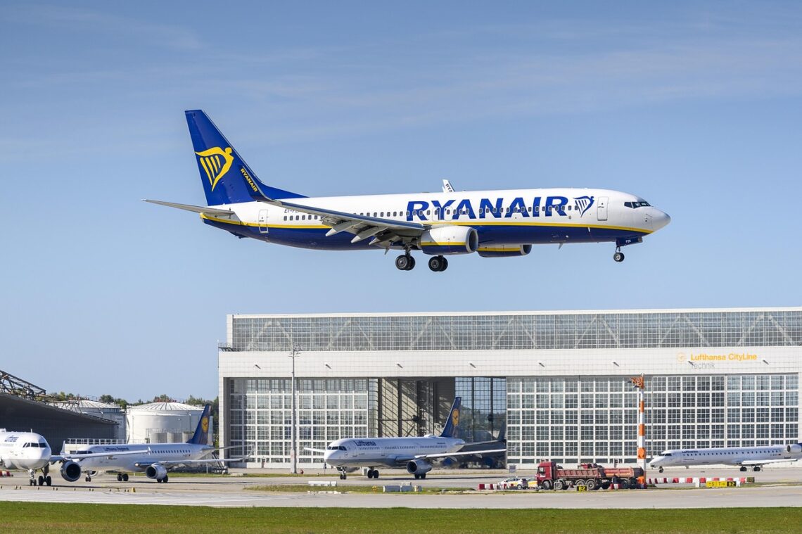 Wizz Air vs Ryanair – zavazadla a poplatky